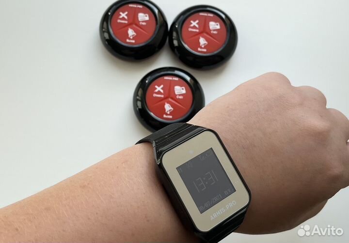 Премиальная кнопка вызова официанта и часы