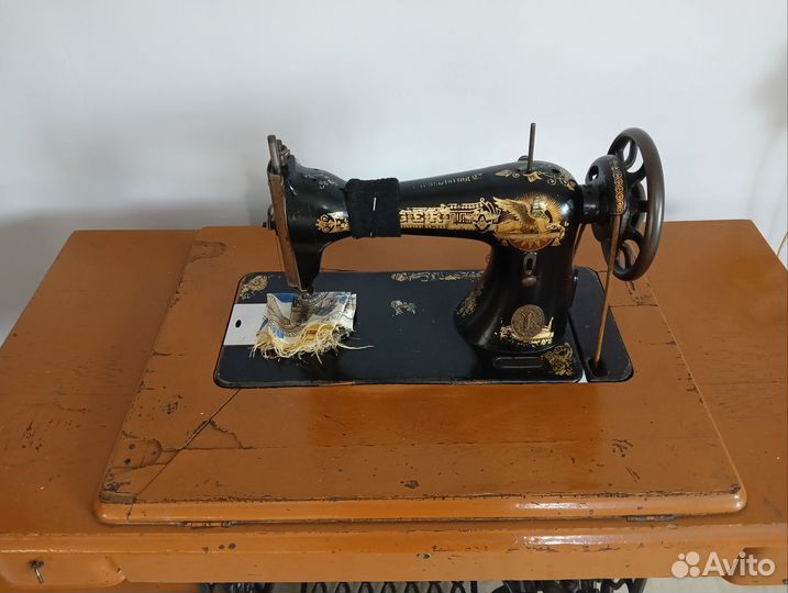 Швейная машина Singer