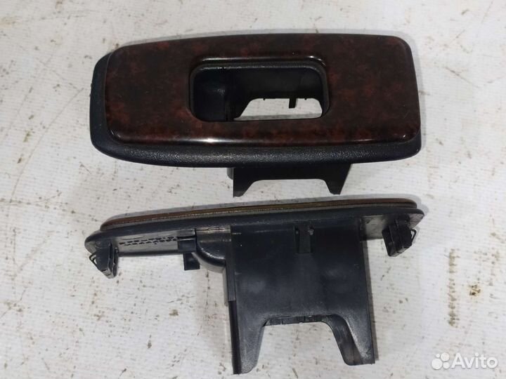 Накладка кнопки стеклоподъëмника Монтеро 3 Паджеро