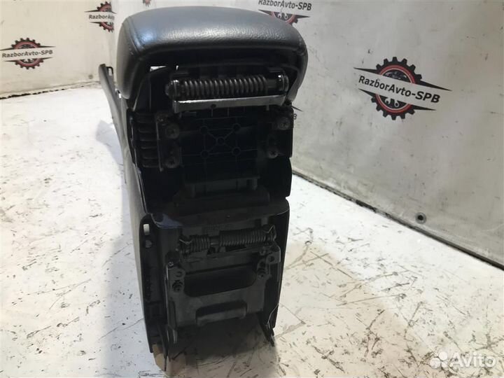 Консоль Toyota Avensis II T250