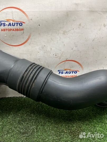 Воздухозаборник Hyundai Tucson SUV G4GC 2005