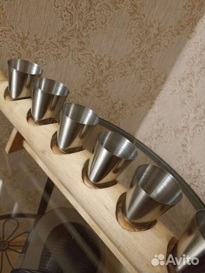 Шотница с рюмками