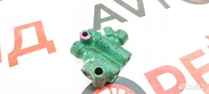 Распределитель тормозной Toyota Camry Gracia SXV20