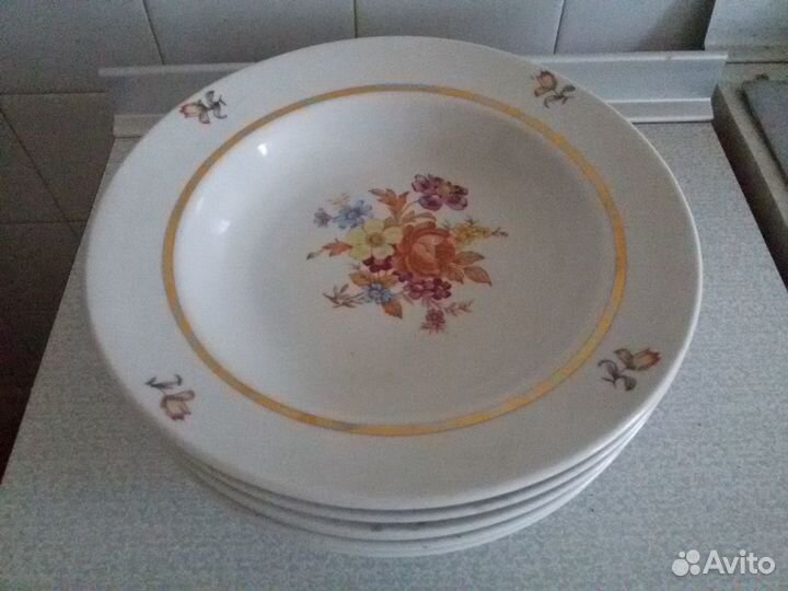 Тарелки обеденные