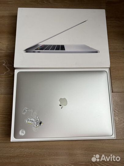 Apple MacBook Pro 15-inch 2018 6-core i7 /16/256Gb