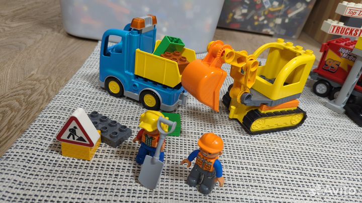 Lego Duplo Грузовик и гусеничный экскаватор
