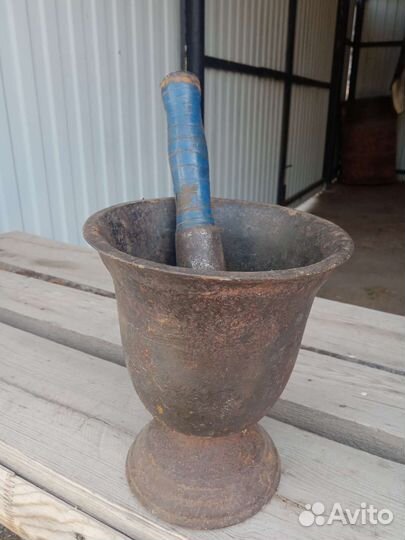 Старинная ступка с пестиком
