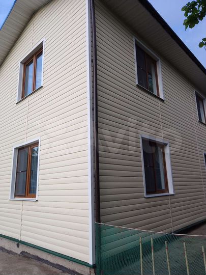 Дом 208 м² на участке 8 сот.