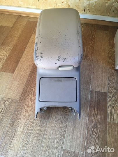 Подлокотник на Марк в 110 кузове