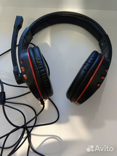 Проводные наушники с микрофоном
