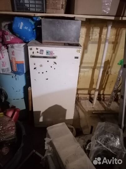 Холодильник и морозильные камеры бу