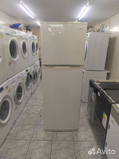 Холодильник LG FullNoFrost состояние нового