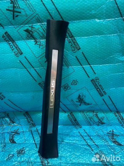 Накладка порога\внутреняя\левая передняя левая