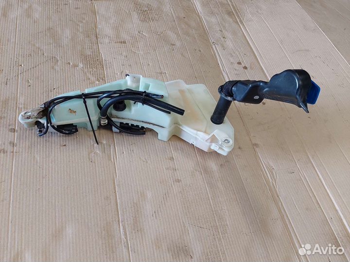 Бачок омывателя Audi A6 C6 2005-2012