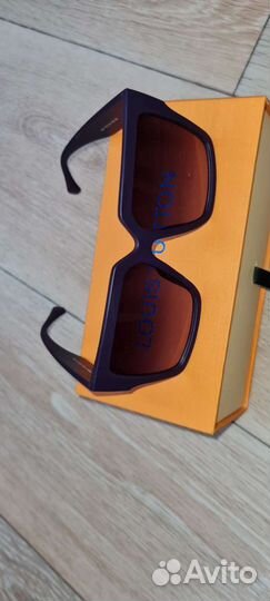 Солнцезащитные очки женские Louis Vuitton