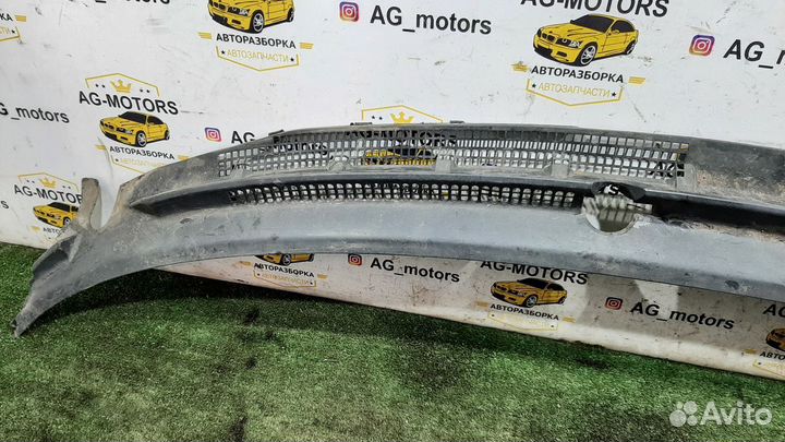 Жабо лобового стекла Mazda 626 GF