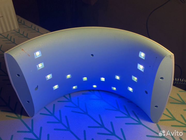 Лампа для сушки ногтей