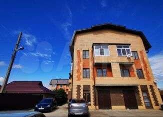 2-к. квартира, 69,8 м², 2/3 эт.