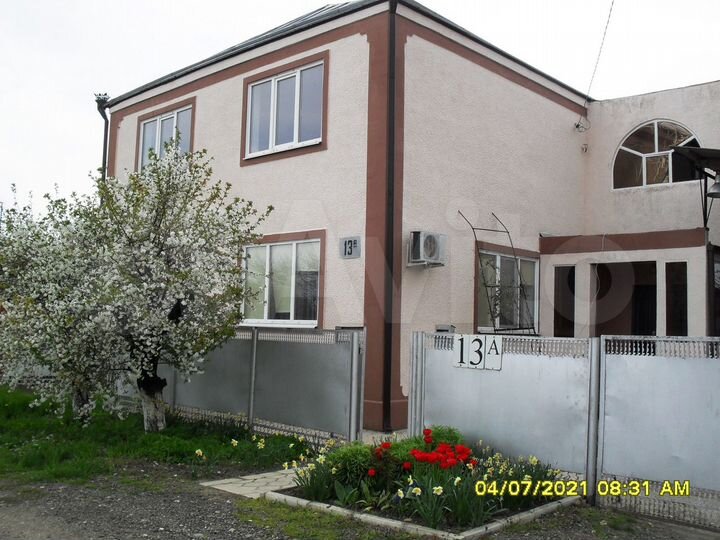 Дом 220 м² на участке 10,5 сот.