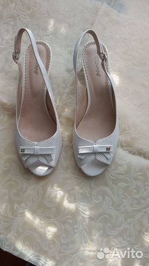 Босоножки Covani 38 размер