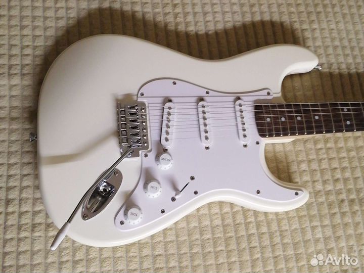 Электрогитара Fender Squier stratocaster White
