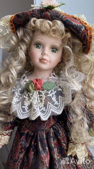 Кукла фарфоровая большая