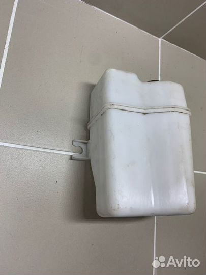 Резонатор воздушного фильтра Toyota Rav4 XA40 2013