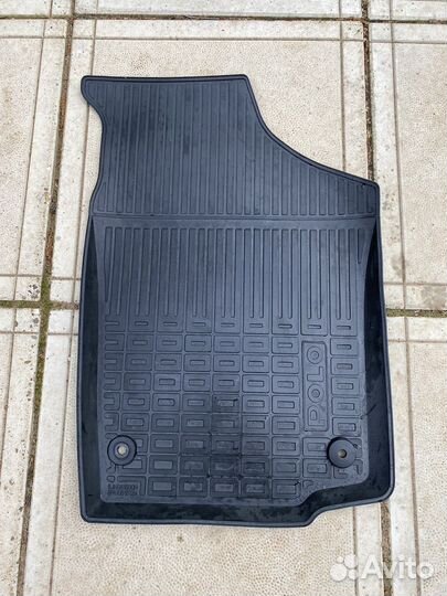 Автомобильные коврики резиновые