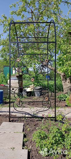 Арка садовая кованая