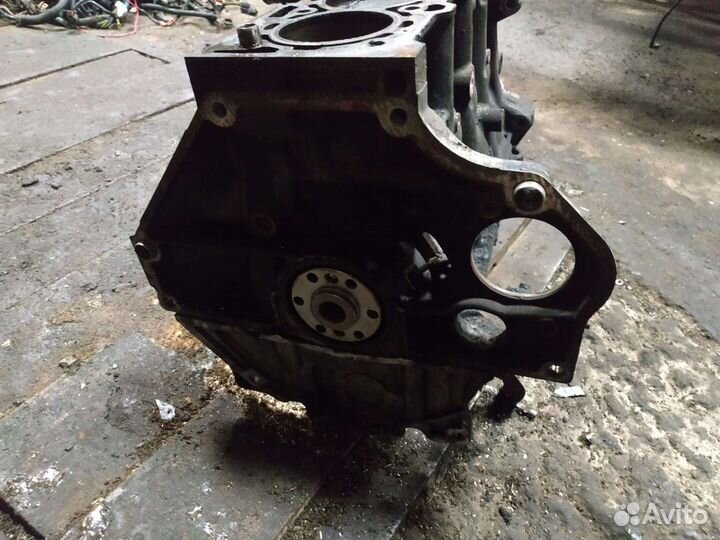 Блок цилиндров Opel Astra H 1.6