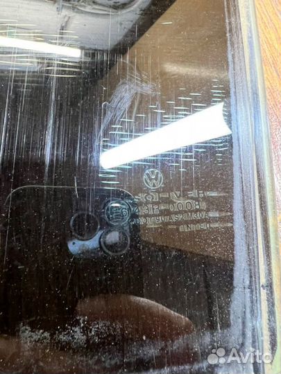 Стекло двери заднее левое Volkswagen Passat B5+