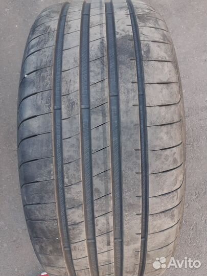 Goodyear UltraGrip 5 245/40 R19