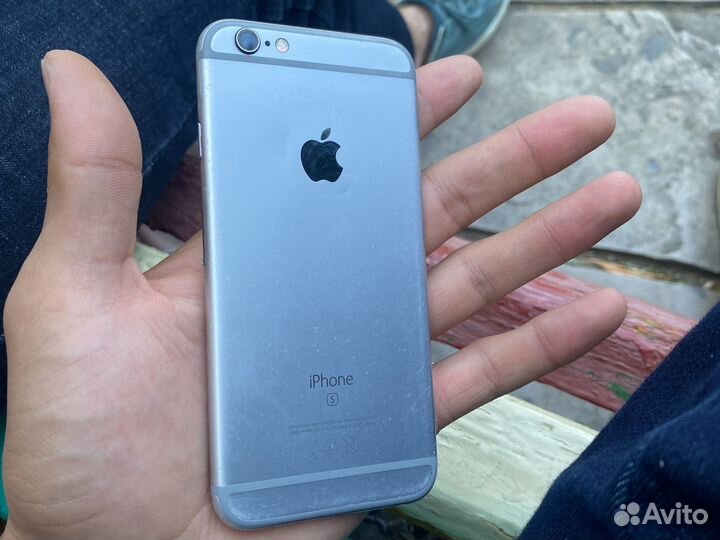 Телефон iPhone 6s