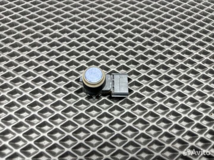 Кронштейн датчика парковки передний левый Honda