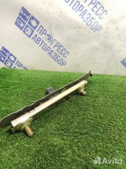 Регулятор ремня безопасности левый Renault Symbol