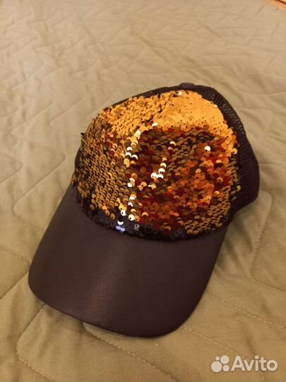 Кепка с паетками