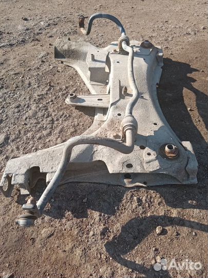 Подрамник Рено Меган 2 2009г