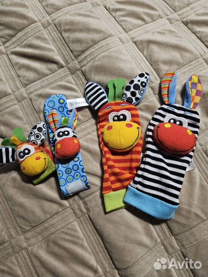 Носочки- и браслеты-погремушки