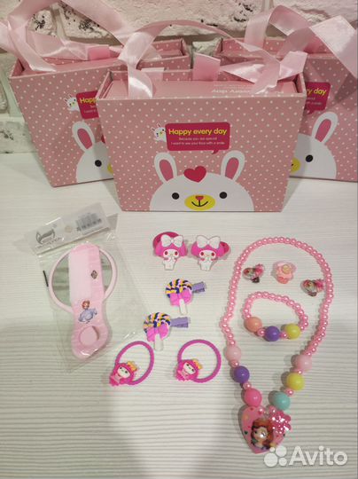 Подарочный набор для девочки резинки и бижутерия