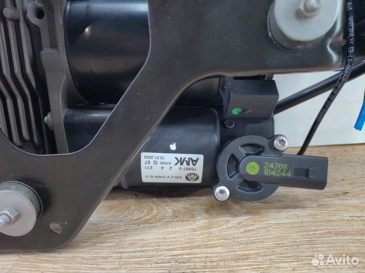 Компрессор подвески Bmw X5 E70 N52B30AF 2009