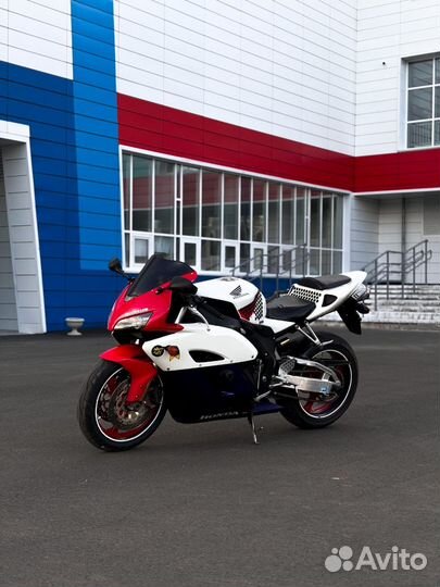 Продам Хонду CBR1000RR