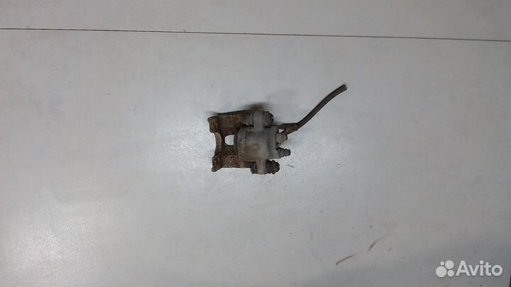 Суппорт Nissan Armada, 2006