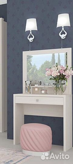 Туалетный столик 
