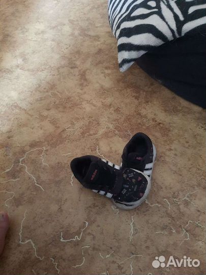 Кроссовки adidas