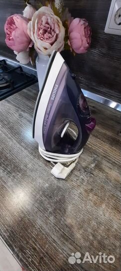 Утюг Philips в рабочем состоянии