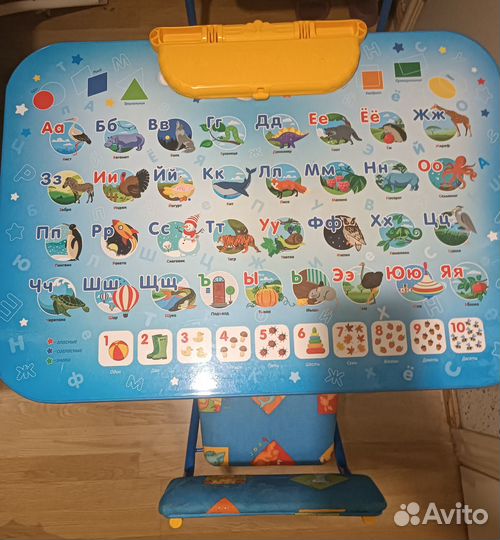 Детский стол, стул и мольберт