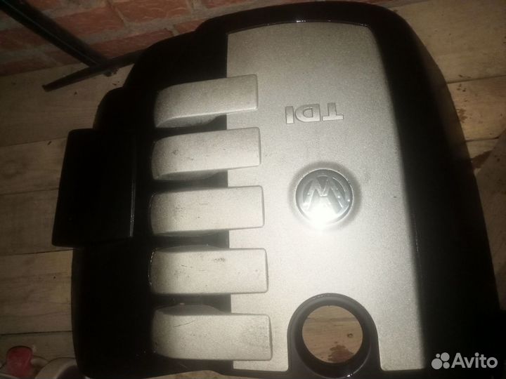 Крышка защиты двигателя декоративная touareg 2.5