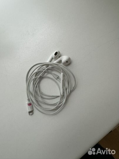 Проводные наушники apple