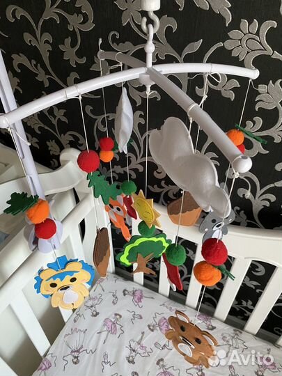 Мобиль с фетровыми игрушками