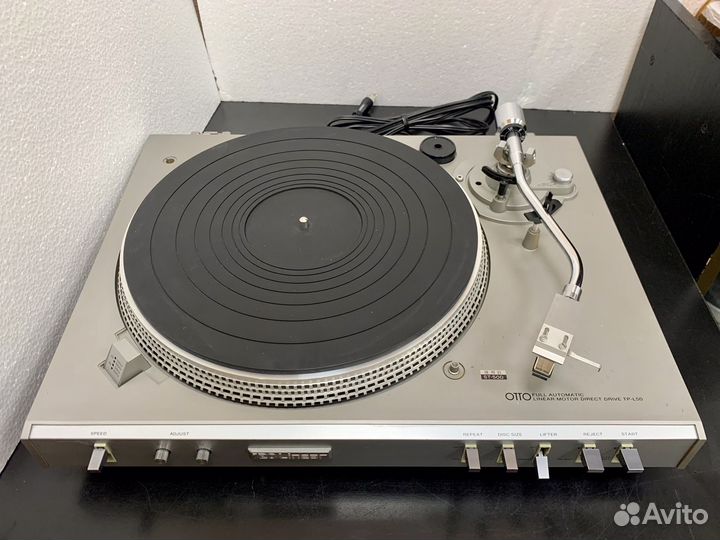 Проигрыватель винила Sanyo TP-L50